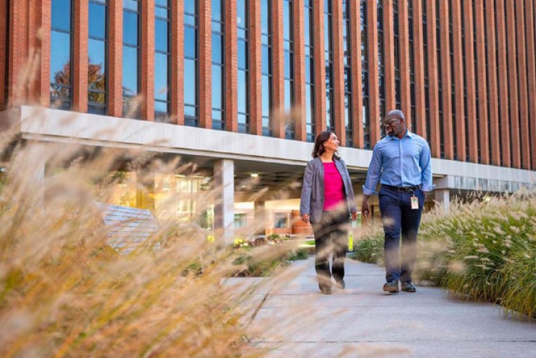 This is an example of how a headline with 90 characters scales lorem ipsum dolor sit amete lorem